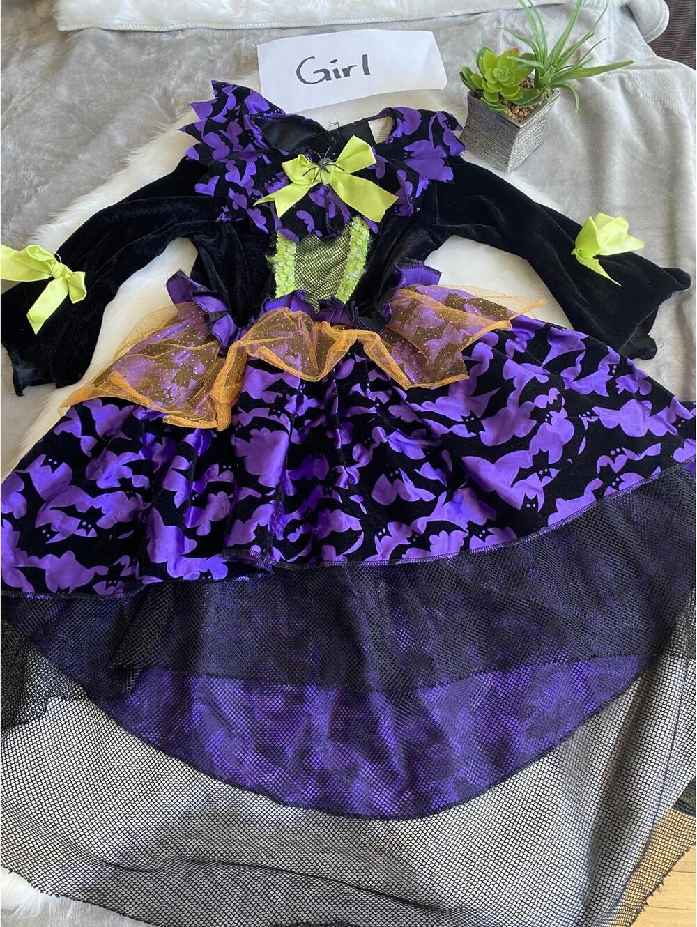 Girls Witch Costume Dress Size 6 (Small)